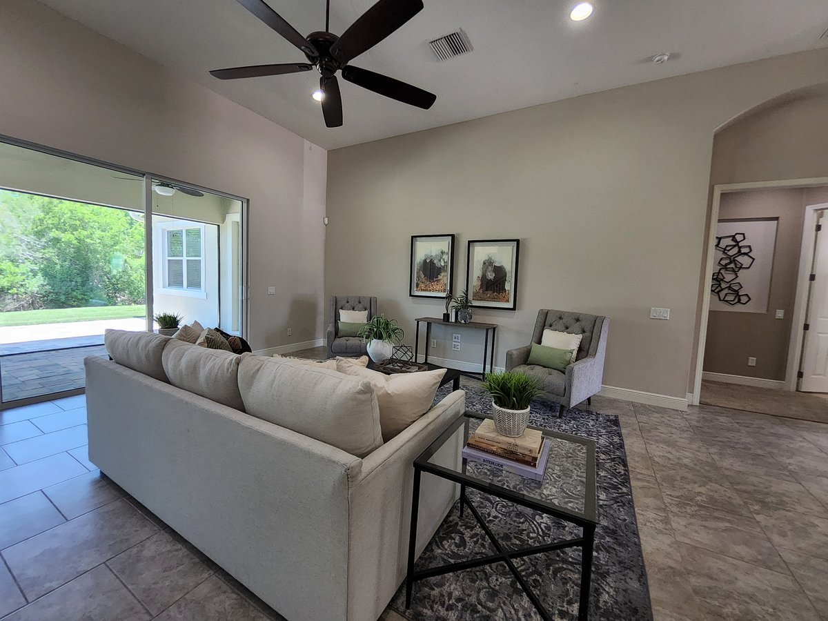 Land O Lakes Estate living room setup